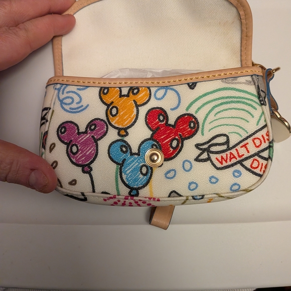 Dooney & Bourke "Sketch" Wristlet In White - Picture 5 of 10